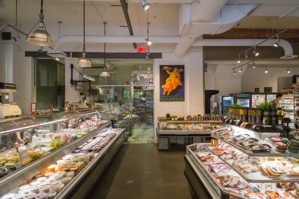 ambiance-industrielle-alexis-le-gourmand-epicerie-griffintown