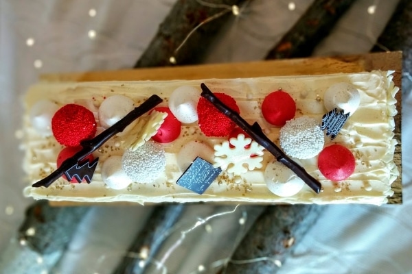 buche-red-velvet-les-glaceurs-buches-noel-condo-prevel