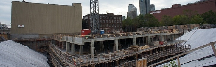 État d'avancement des travaux au projet de condos 21e arrondissement, dans le Vieux-Montréal.